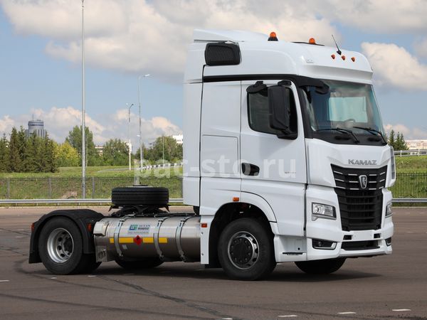 седельный тягач KAMAZ 54901-70908-MA СПГ