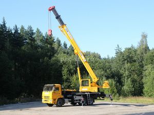кран автомобильный ГАЛИЧАНИН КС-55713-1Л-1; г/п 25 т, длина стрелы 24 м. шасси КАМАЗ 65115 (6х4)