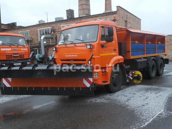 КДМ-650-08 на ш.65115-50 (ПС сталь 09Г2С,V=8 м3, Баки для увлажнения, Передний отвал, Средняя щетка)